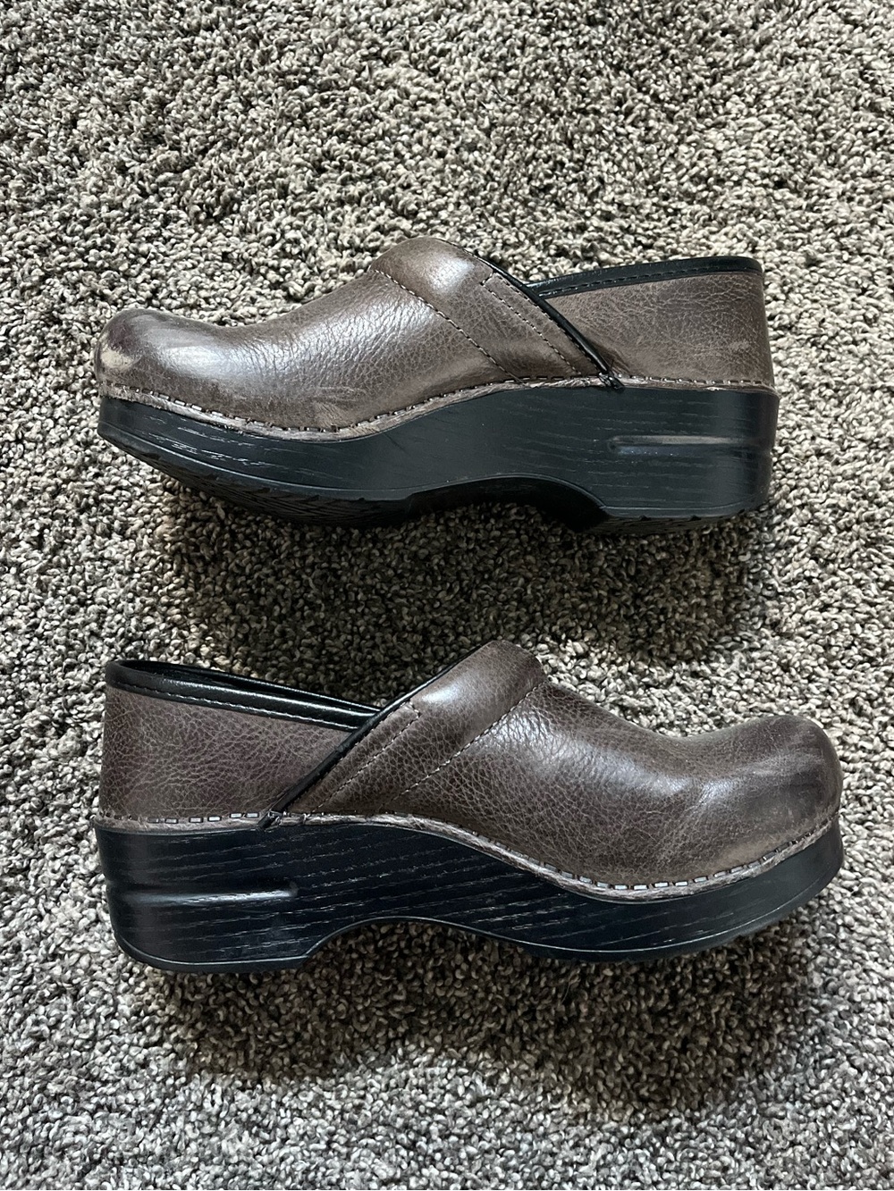 Women’s dansko work clogs